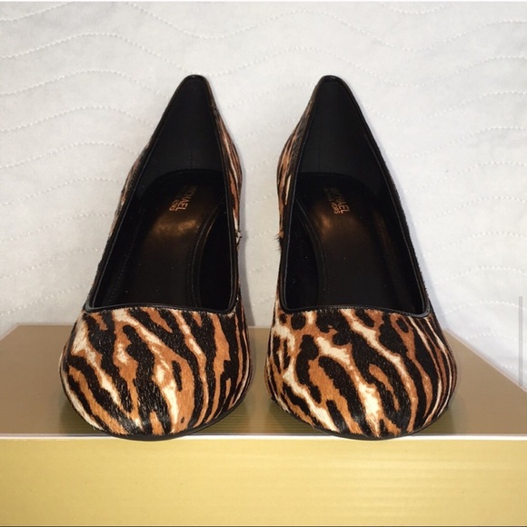 Michael Kors Pump Dark Camel Size 9 NIB - Picture 9 of 14